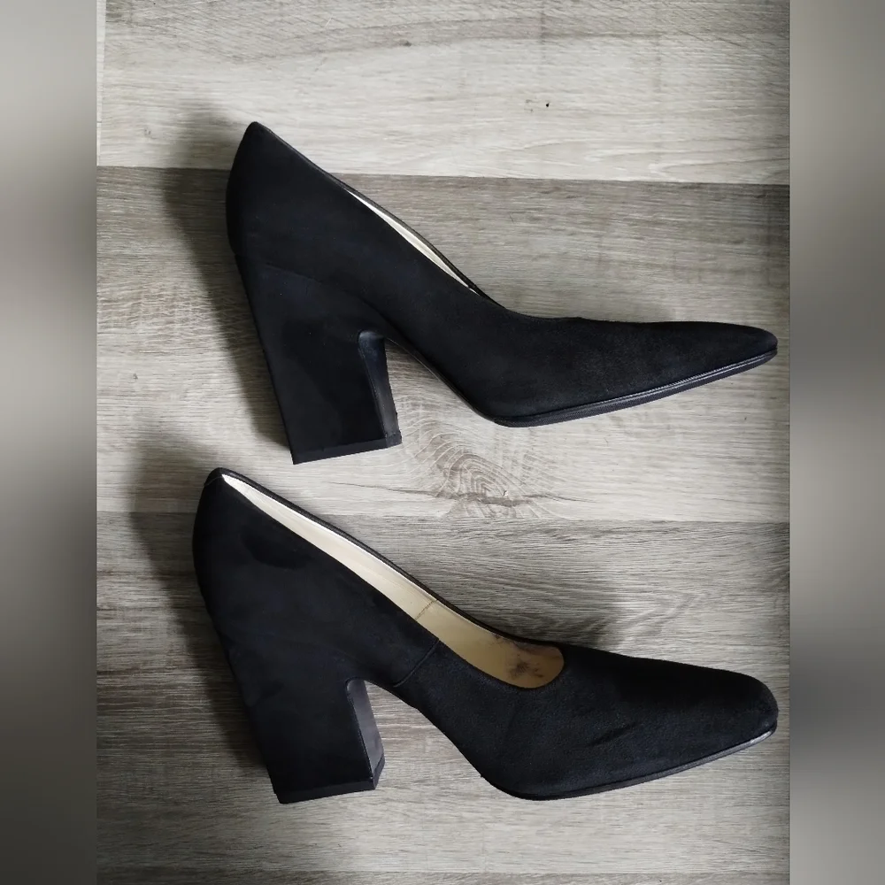 Celine Black Suede Pumps 9 - Picture 10 of 11